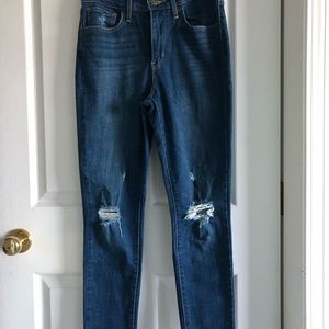 Levis 721 High Rise Skinny Jeans (Distressed)